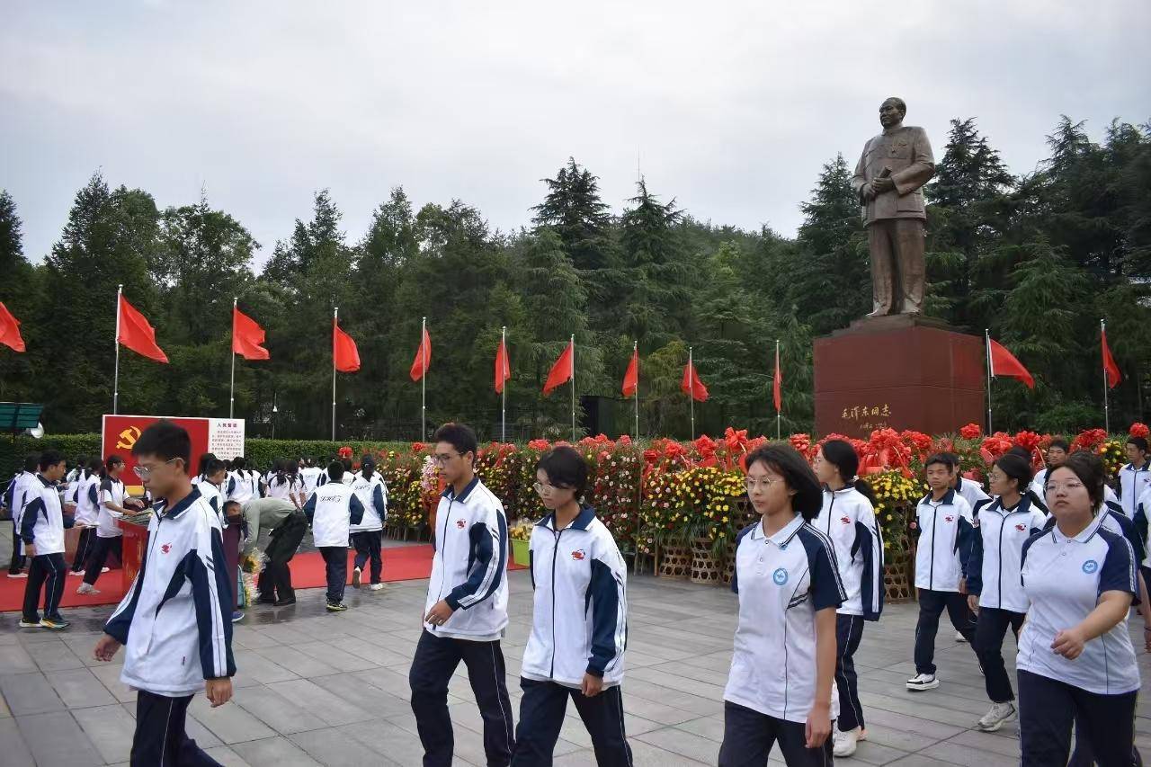 隆回二中开展“我的韶山行”红色研学活动