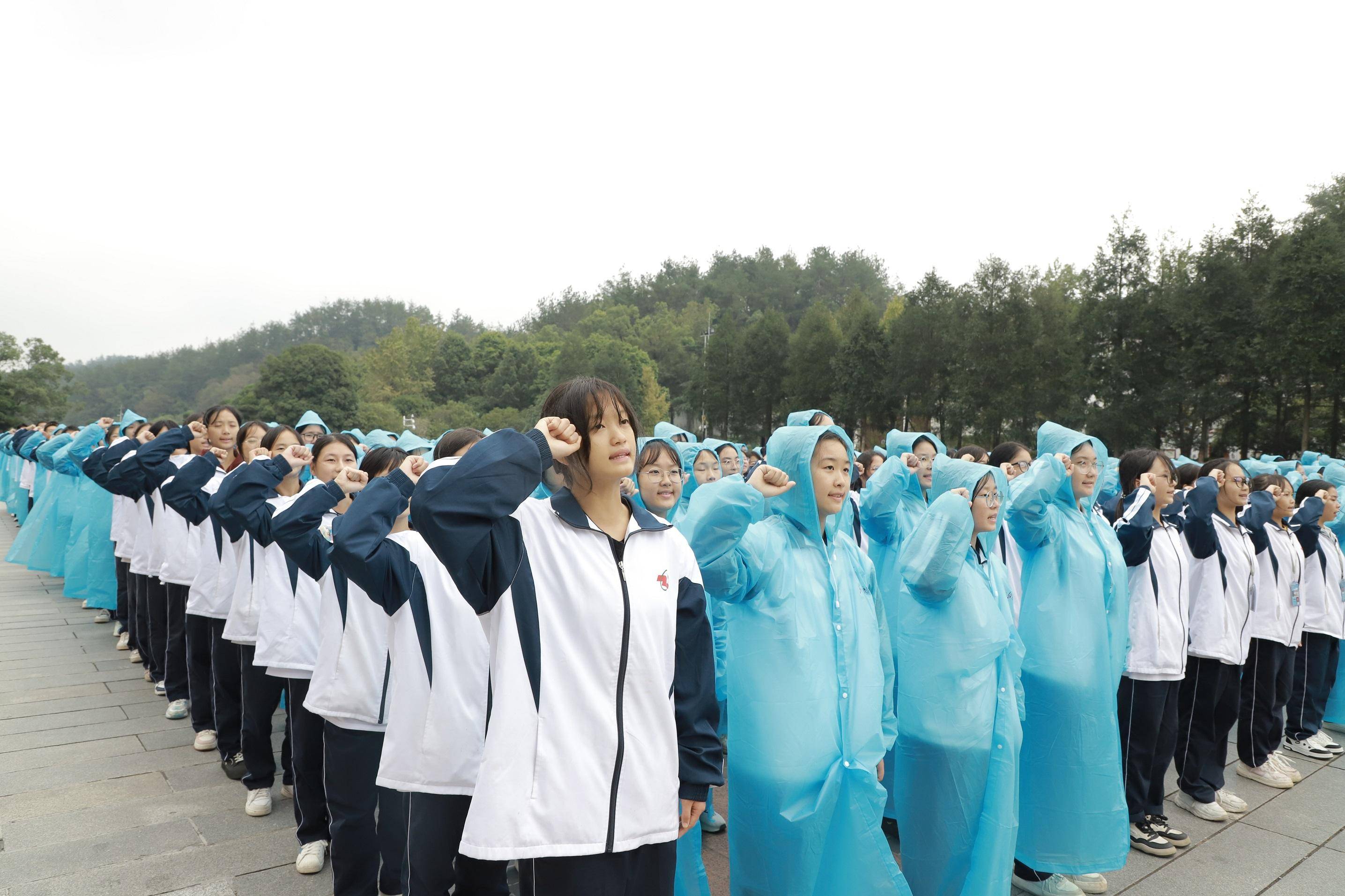 隆回二中全员参与“我的韶山行”红色研学活动