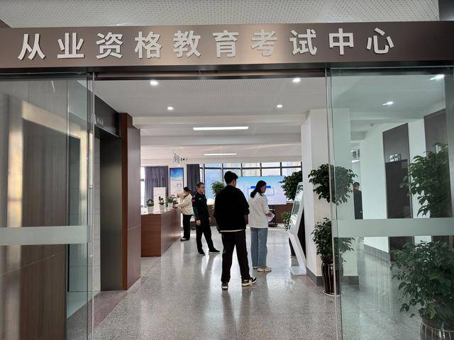 太方便！郑州出租汽车驾驶员从业资格证实现“即考即发证”