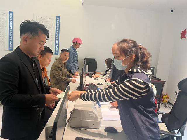 太方便！郑州出租汽车驾驶员从业资格证实现“即考即发证”