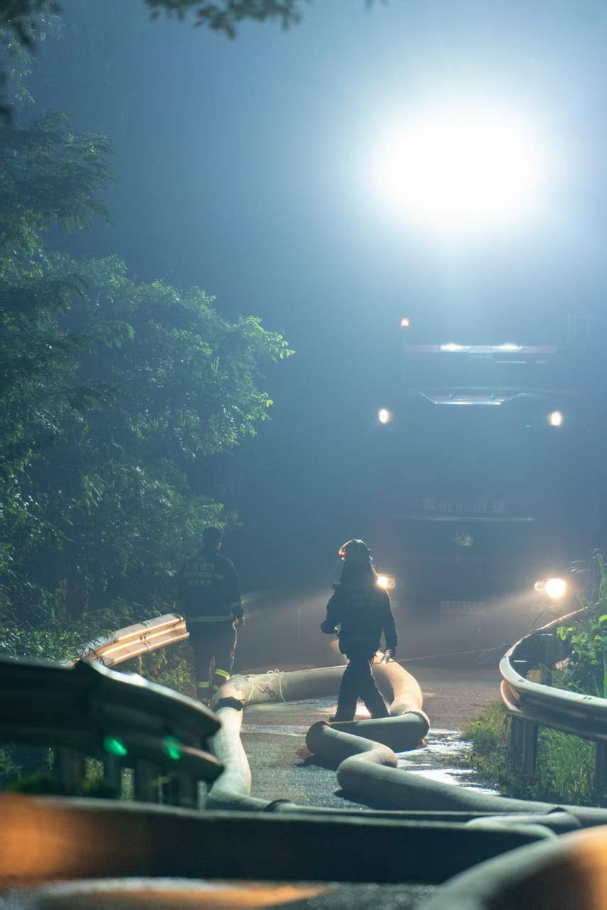 临澧发生爆炸烟花厂专职安全员讲述细节：监控发现闪光听到爆炸声，赶紧去疏散人员