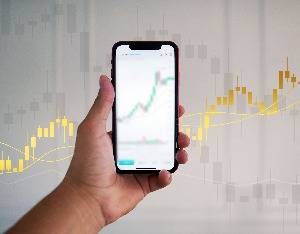 DeepSeek大事件引爆AI芯片行情！寒武纪20%涨停，半导体设备ETF涨超3%