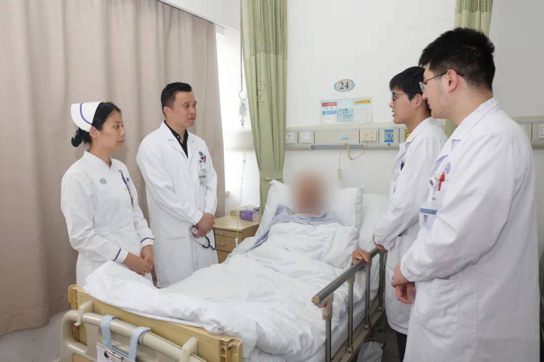 热烈祝贺！医院泌尿外科吴震杰教授喜获第二十届“银蛇奖”