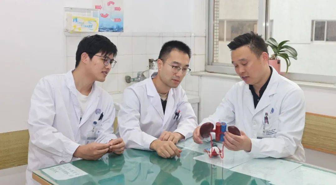 热烈祝贺！医院泌尿外科吴震杰教授喜获第二十届“银蛇奖”