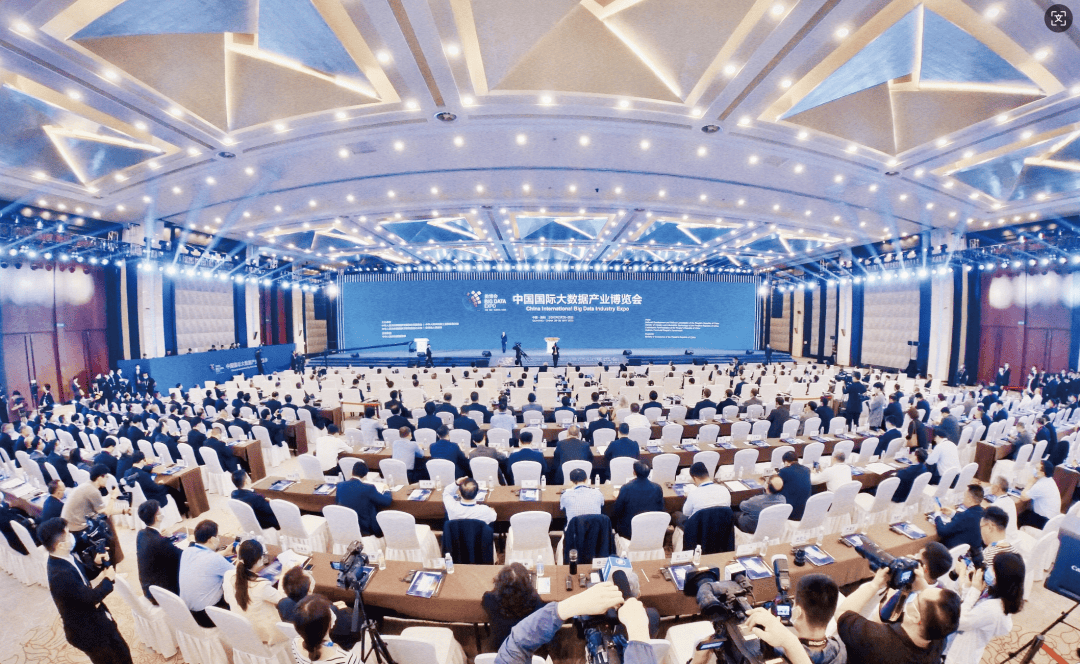 贵州省委常委、贵阳市委书记胡忠雄：统筹发展和安全 做强做优数字经济