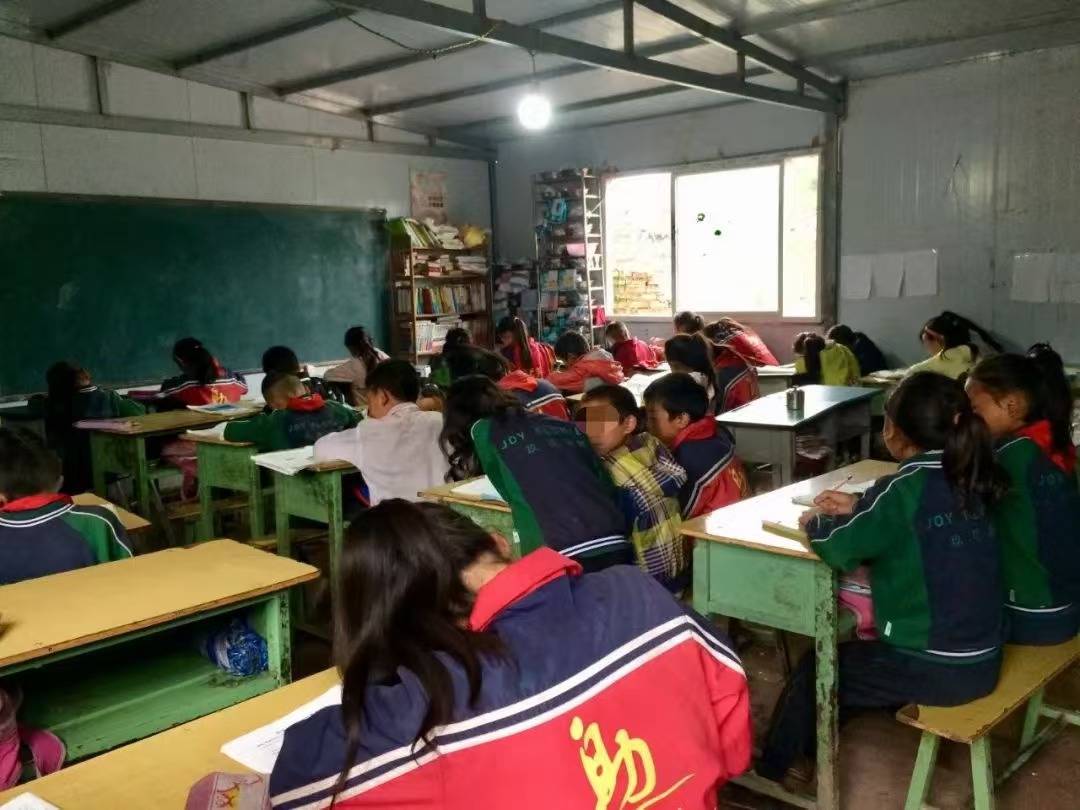 超龄学霸21岁初中毕业 放弃重点选县中