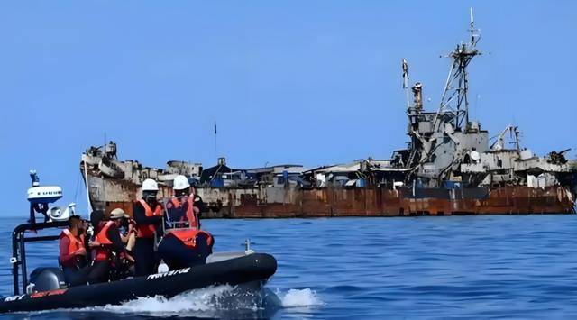 断粮100天，菲方派出大军舰！中方划下禁区，美模拟解放军登陆