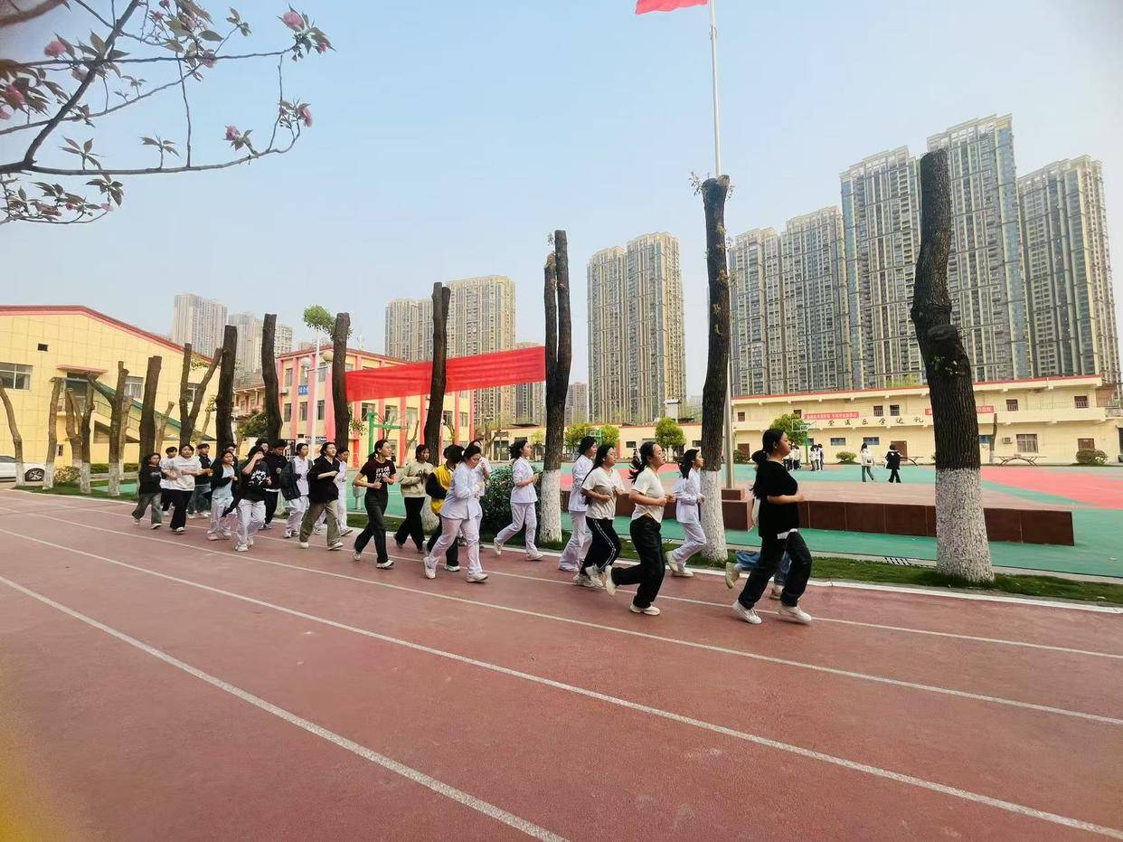 护士资格证通过率95%！这所学校的助产专业凭什么这么牛？