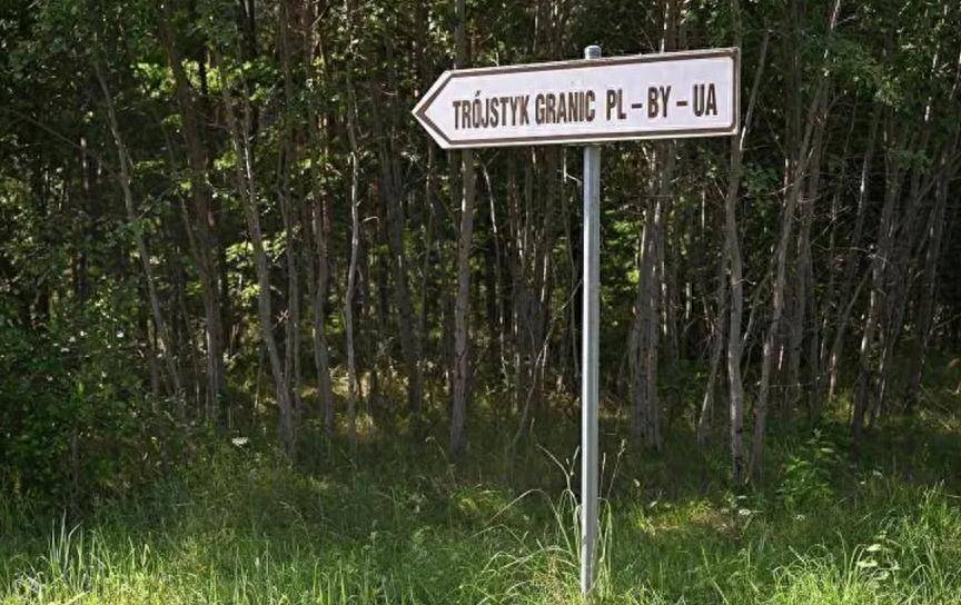 王毅外长刚离开，波兰便推翻承诺，拒绝开放边境，阻拦中欧班列通行