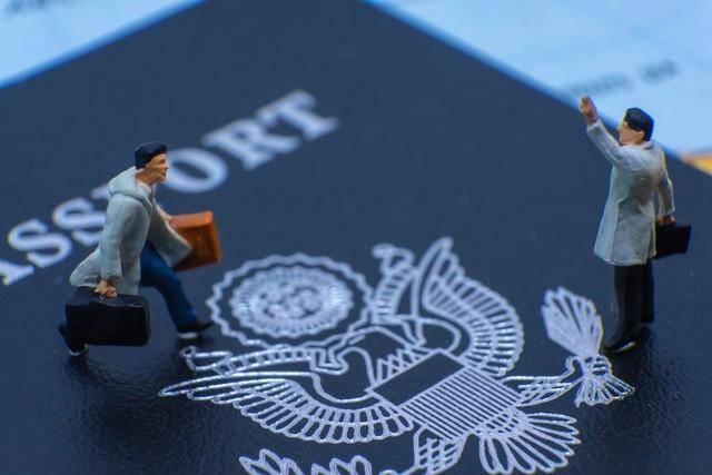 签证特朗普说停就停？美国今年撤销逾6000名学生签证