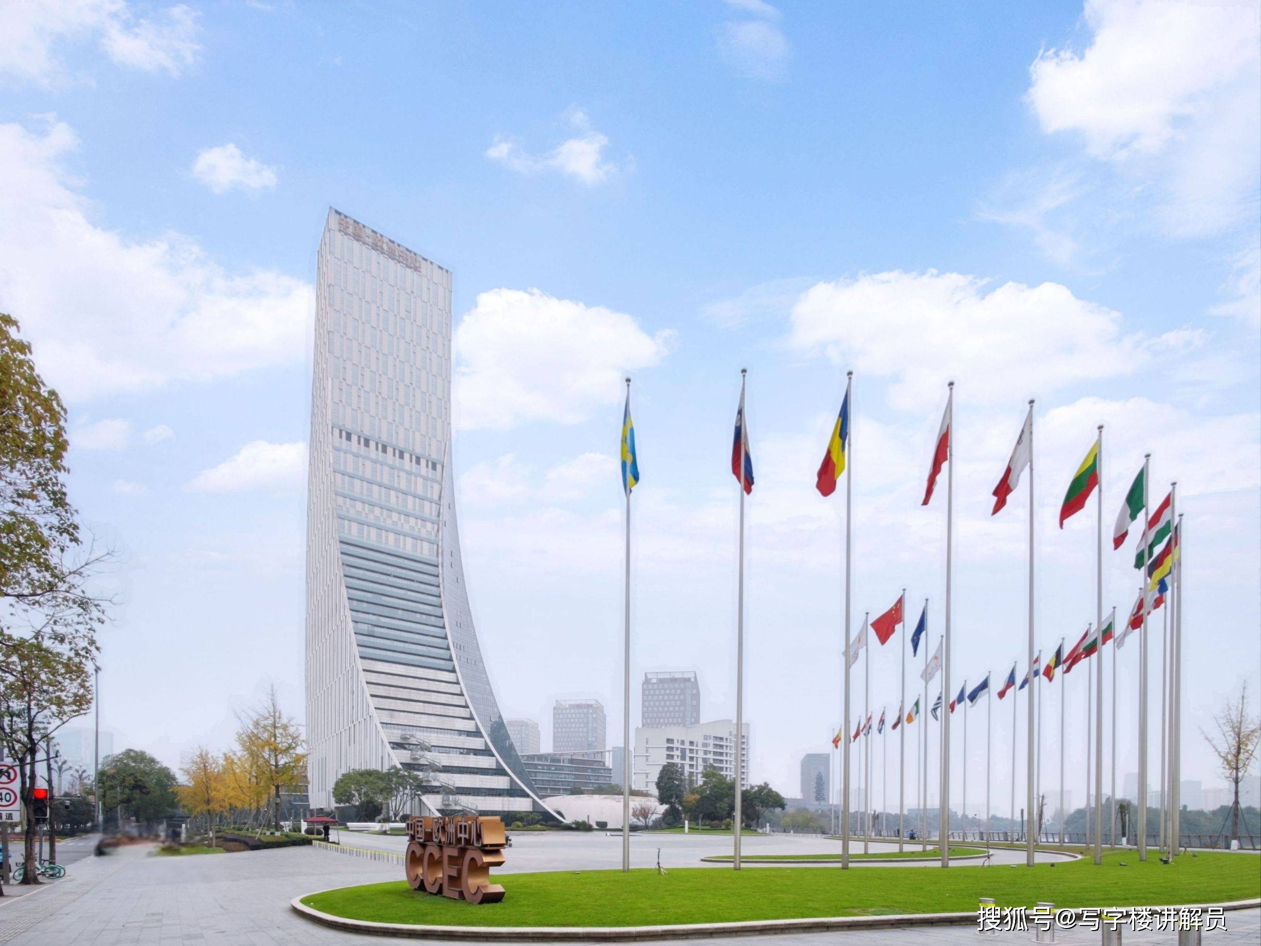 成都欧洲中心以“地标建筑+国家级平台” 双核驱动，通过硬件（北欧设计、智能配套）与软件的深度融合，成为中欧在贸易、科技、文化领域的战略支点