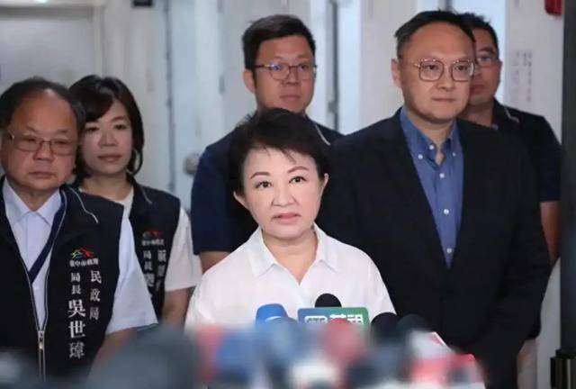 赖清德万万没料到,躲过弹劾,却被卢秀燕的“三大建议”逼到墙角