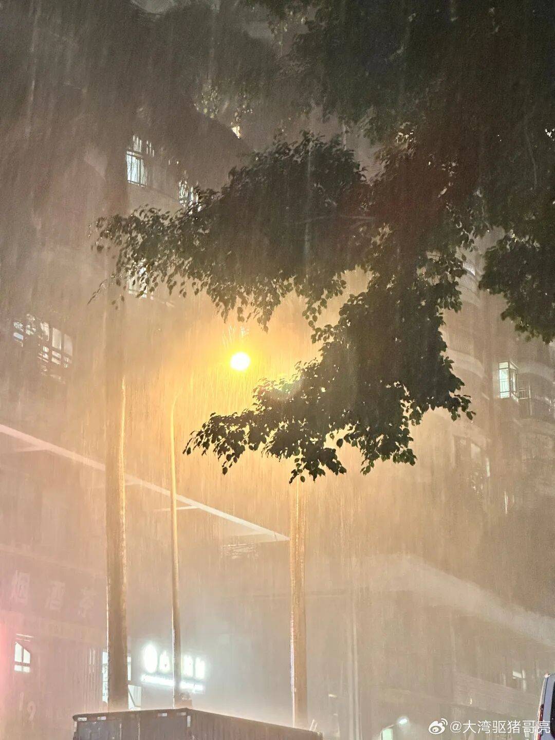 深圳市民疑惑今早为何不停课，官方释疑
