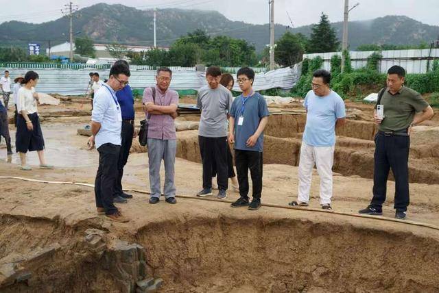 重大发现！山东境内首次确认明堂遗存，铜镜上留字谜——西海岸新区山陈古墓考古成果公布，专访考古队长